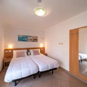 Ancora 3*, Rimini Italia